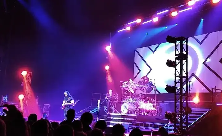 KONCERT DREAM THEATER
